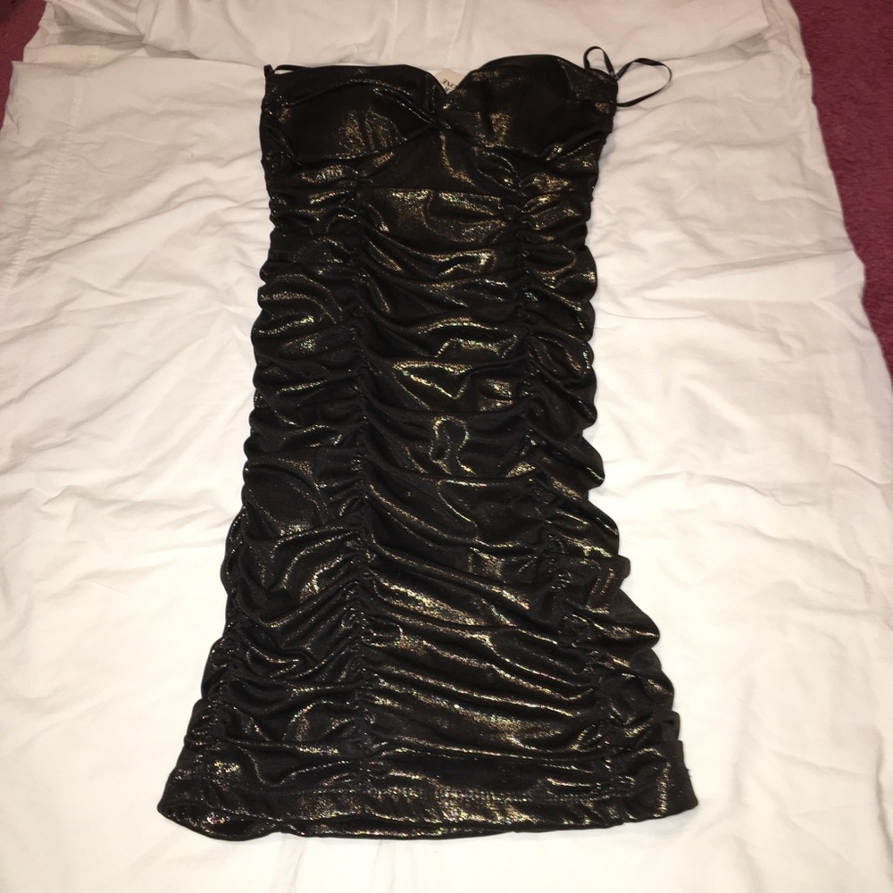 LAST CHANCE! MAKE AN OFFER!  Forever 21 Small Black & Gold Body-con Dress
